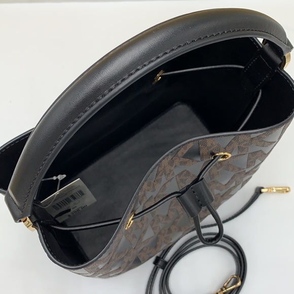 MICHAEL KORS SURI MEDIUM BUCKET MESSENGER BAG BROWN/BLACK SIGNATURE - Picture 8 of 16